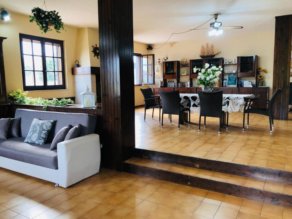 Villa Ro Porto Columbu - Perd'E Sali Екстер'єр фото